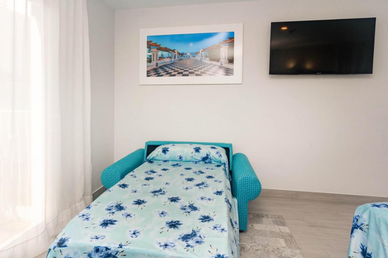 Clopy Rocamar Hotel Бенидорм Екстериор снимка