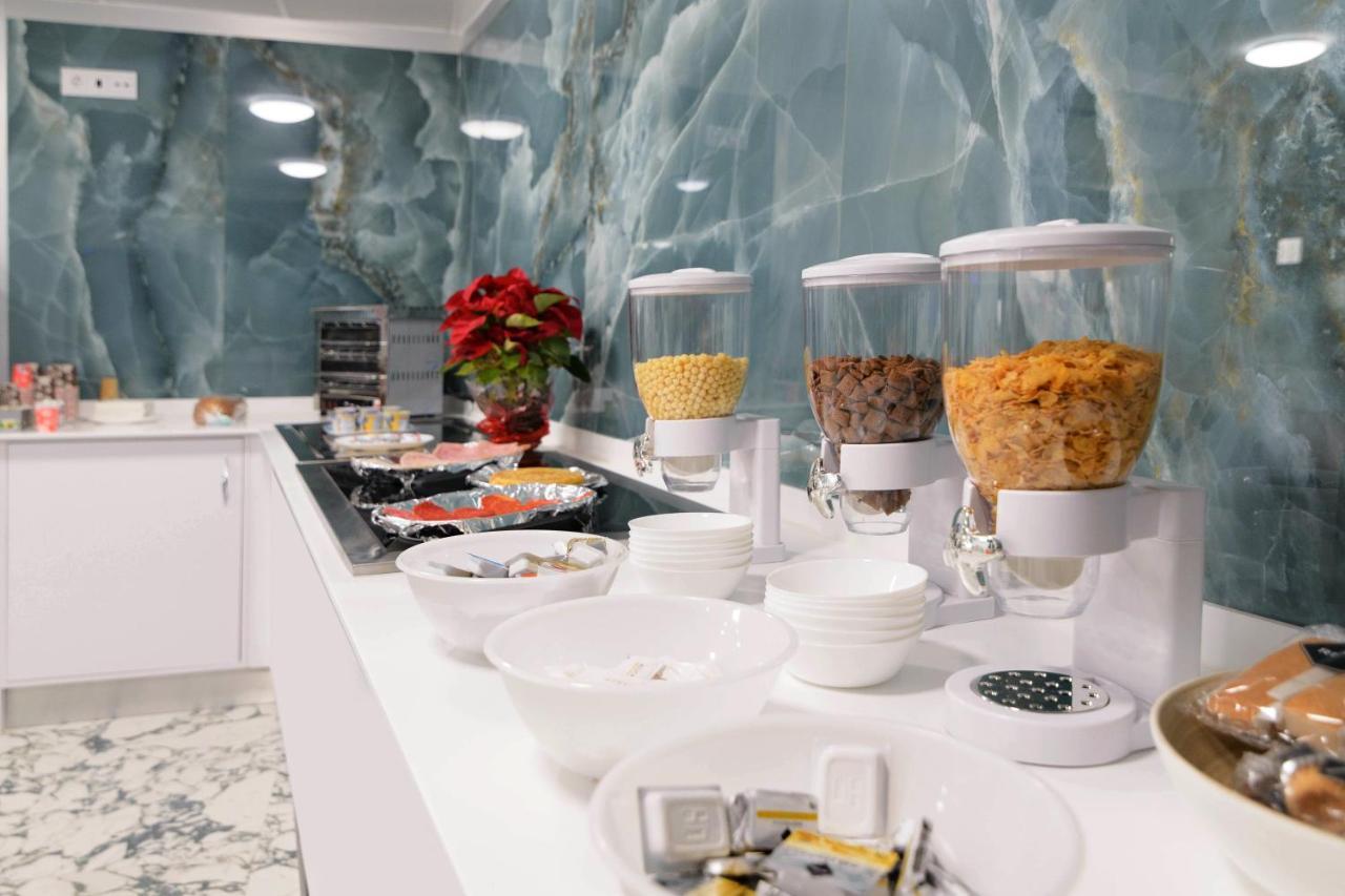 Clopy Rocamar Hotel Бенидорм Екстериор снимка