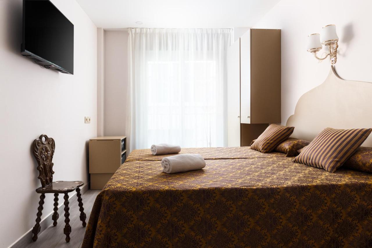 Clopy Rocamar Hotel Бенидорм Екстериор снимка