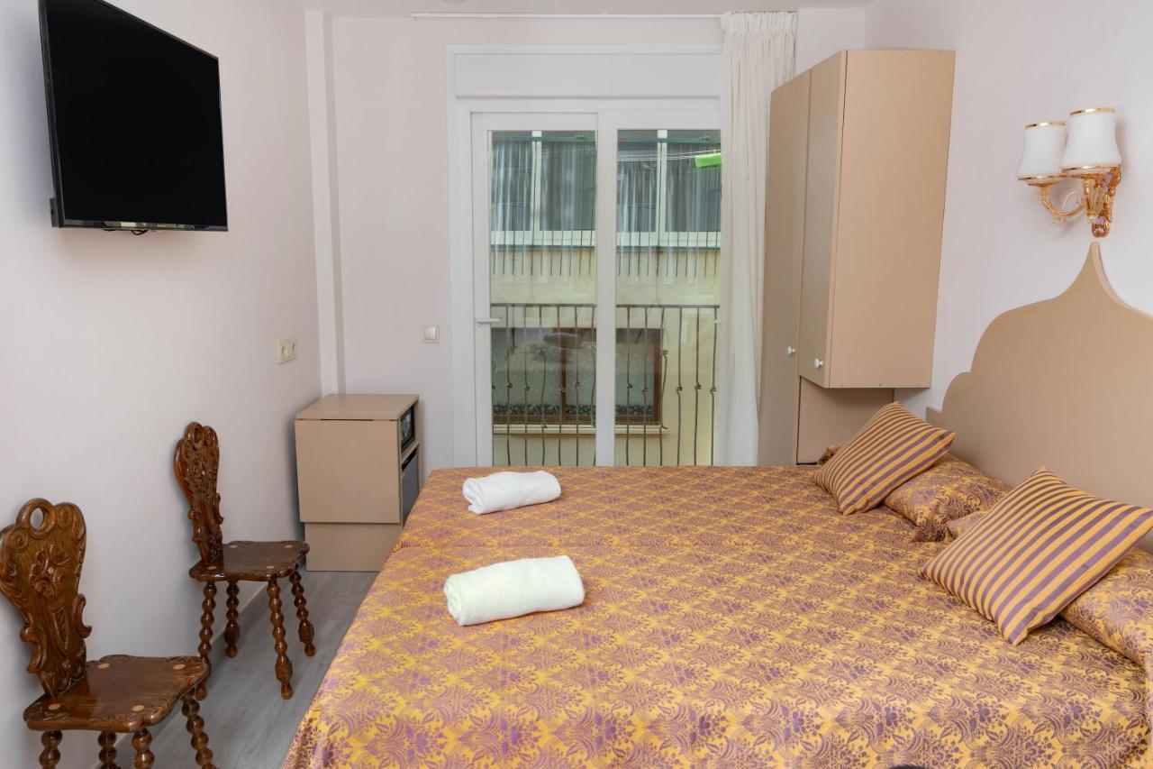 Clopy Rocamar Hotel Бенидорм Екстериор снимка